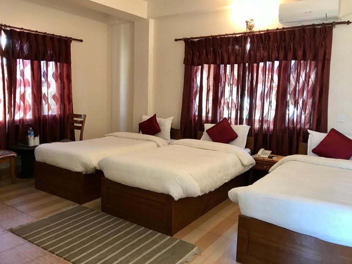 Hotel Asia Покхара Екстер'єр фото