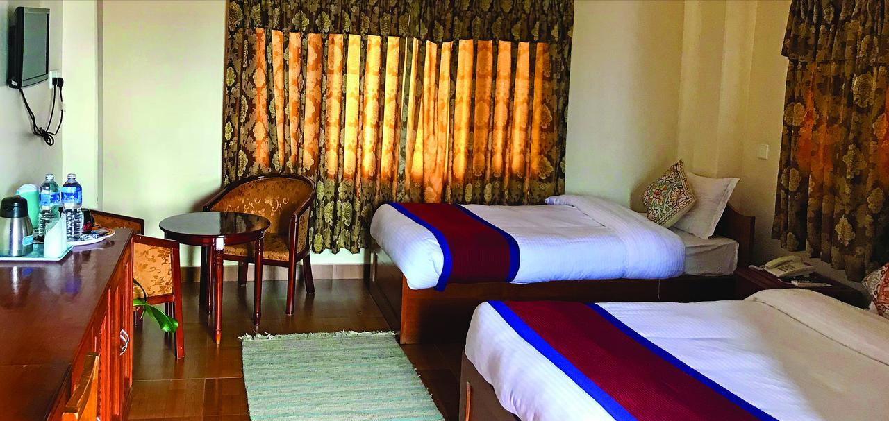Hotel Asia Покхара Екстер'єр фото
